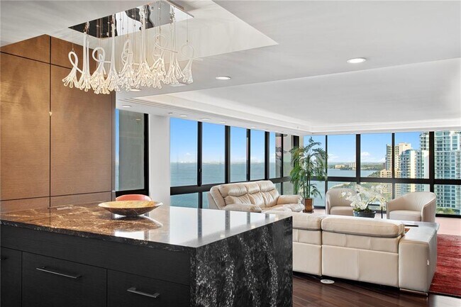 Building Photo - 3301 Bayshore Blvd