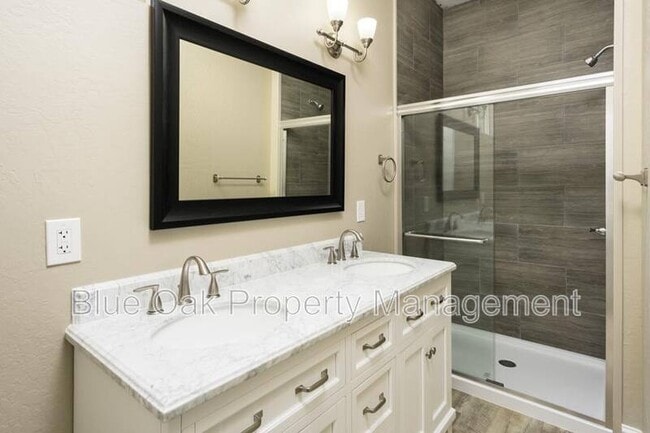 Building Photo - 1507 W 5th St