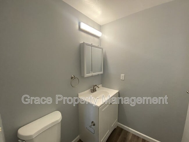 Building Photo - 774 W Cleveland Cir