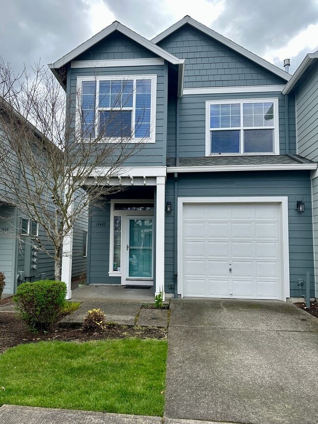 Building Photo - Fantastic Townhome close to Nike