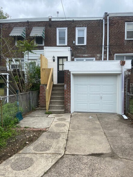 Building Photo - 1027 Edgemore Rd