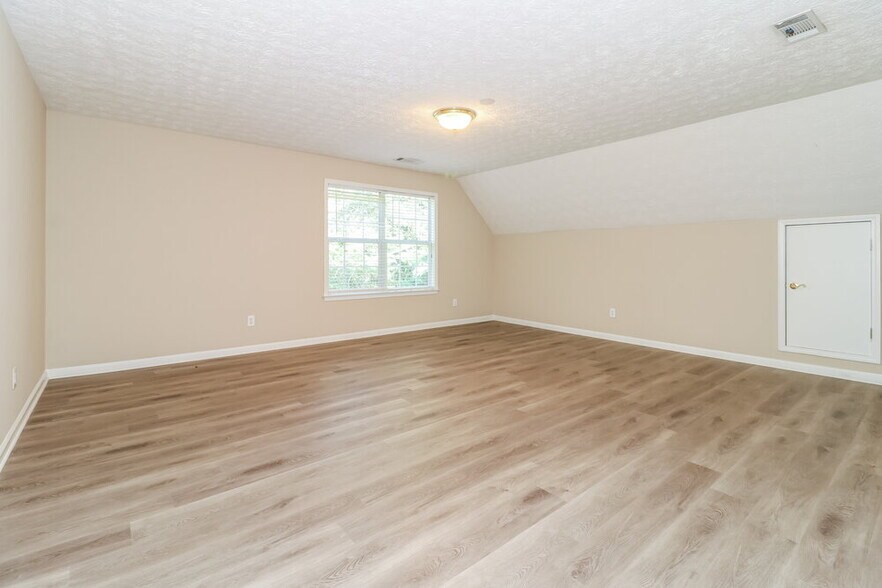 Building Photo - 1350 Enclave Way