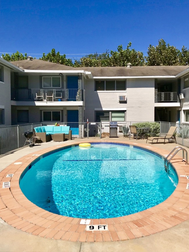 The Block at Montrose Houston, TX Apartment Finder