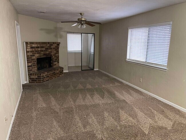 Building Photo - 3206 Ginger Dr