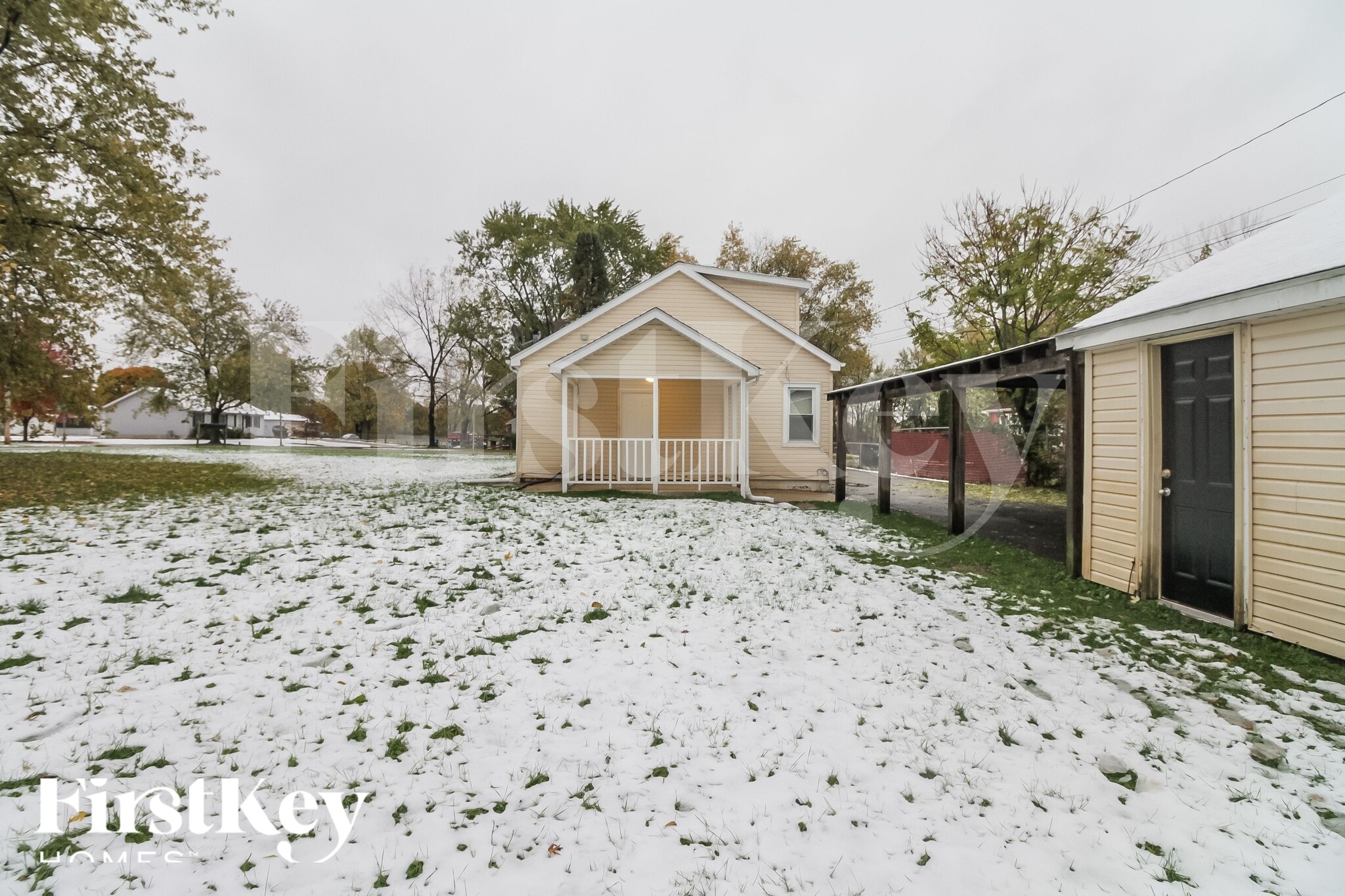 Building Photo - 1369 Hinman St