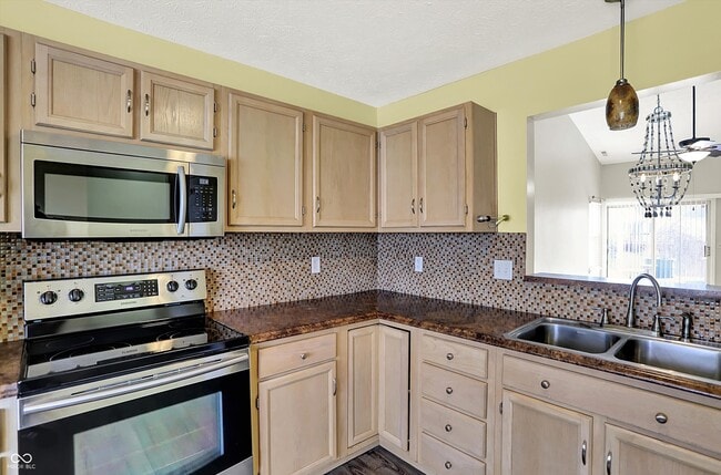 Building Photo - 10730 Pimlico Cir