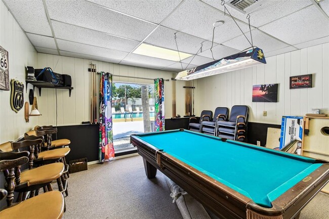 Building Photo - 9032 Mission Oaks Blvd