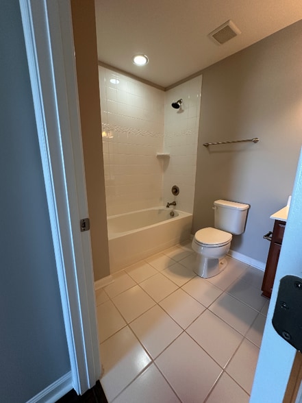 Building Photo - 5612 Selkirkshire Rd