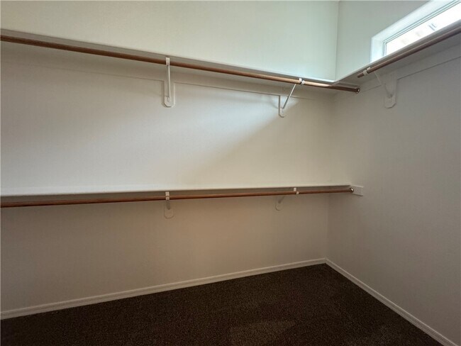 Building Photo - 2334 Silverthorne Dr