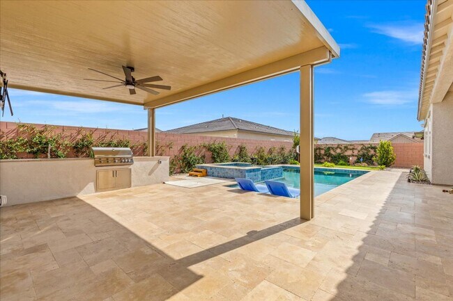 Building Photo - Fabulous Home!