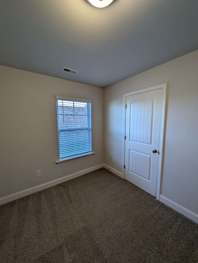 Building Photo - 244 Abercorn Dr