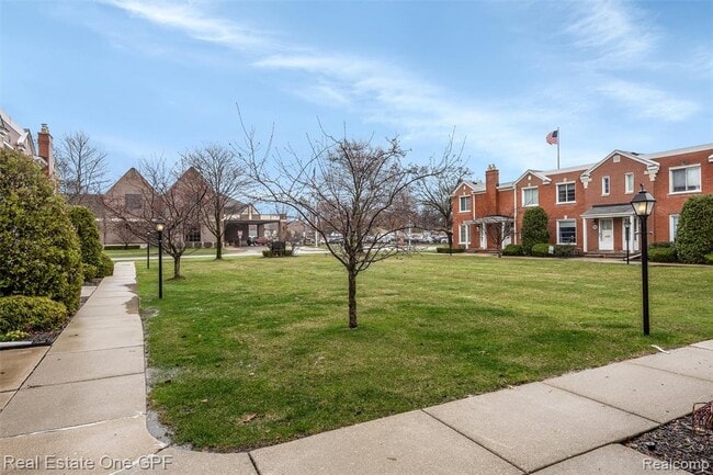 Building Photo - 699 St Clair Ave