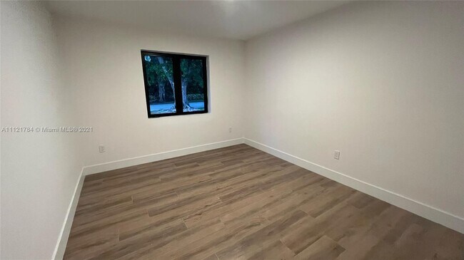 Building Photo - 1460 Campamento Ave