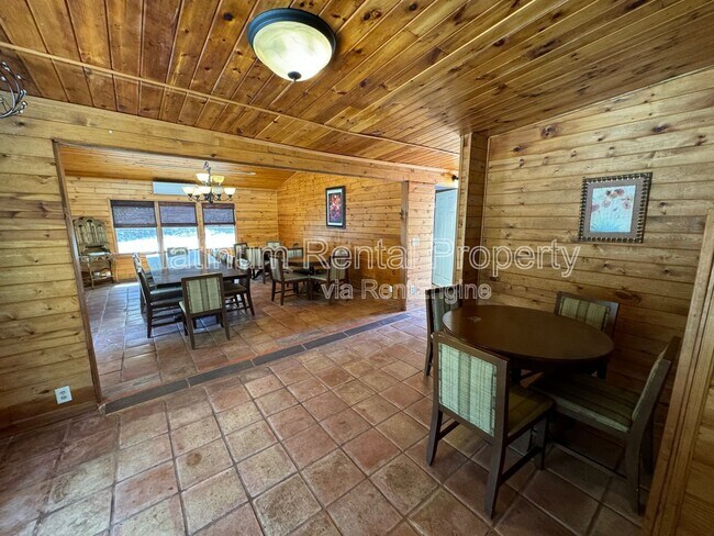 Building Photo - 971 Mountain Cove Rd