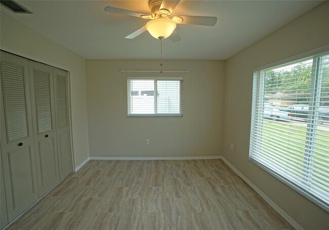 Building Photo - 1010 Mainsail Way