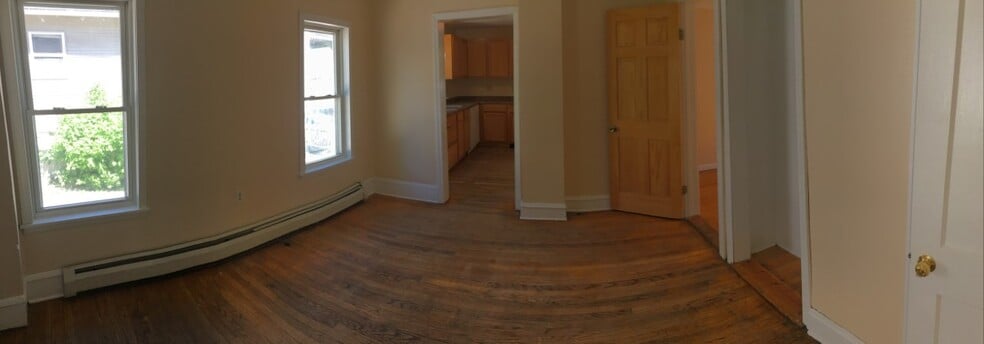 Dining room - 28 School St