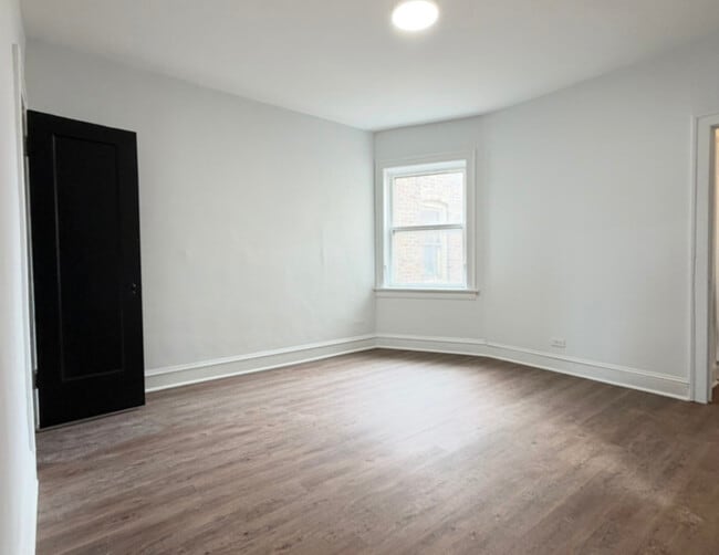 Building Photo - 7712 S Jeffery Blvd