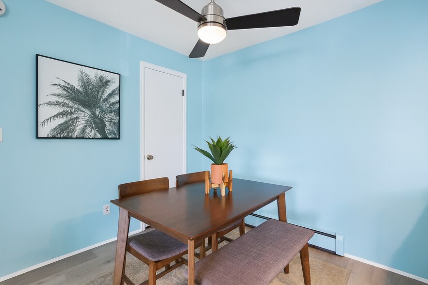 Building Photo - 645 Manhattan Plz