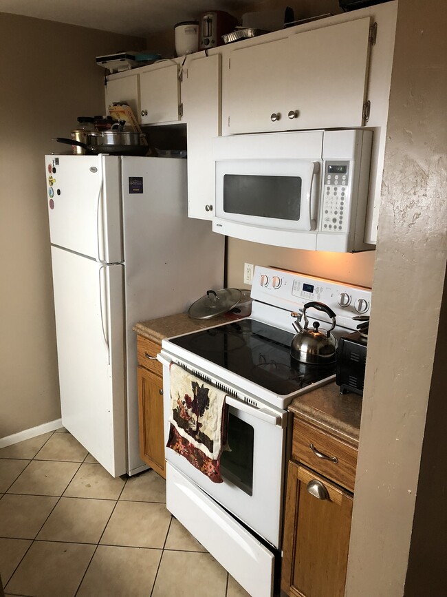 Updated kitchens - 4000 SW 23rd St