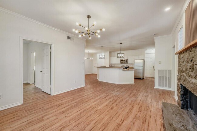 Building Photo - 6804 N Capital of Texas Hwy