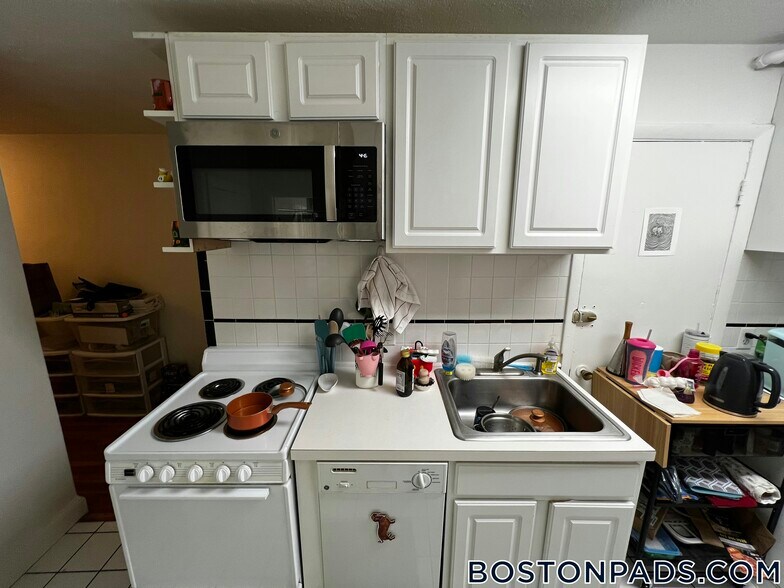 Building Photo - 45 Westland Ave