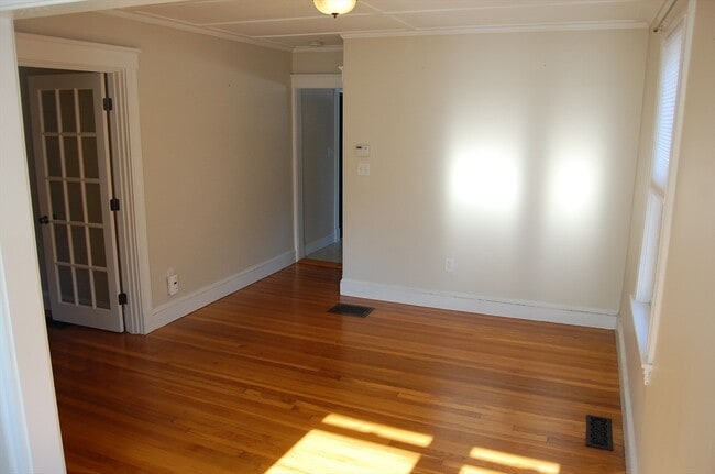 Building Photo - 3 Circular Ave