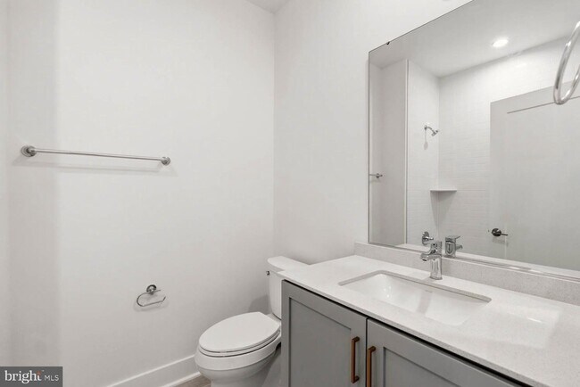 Building Photo - 2607 1st St NW