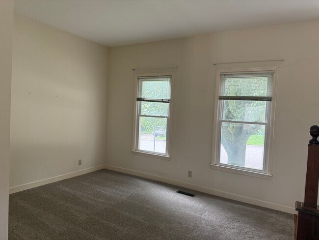 Building Photo - 7033 Northridge Dr
