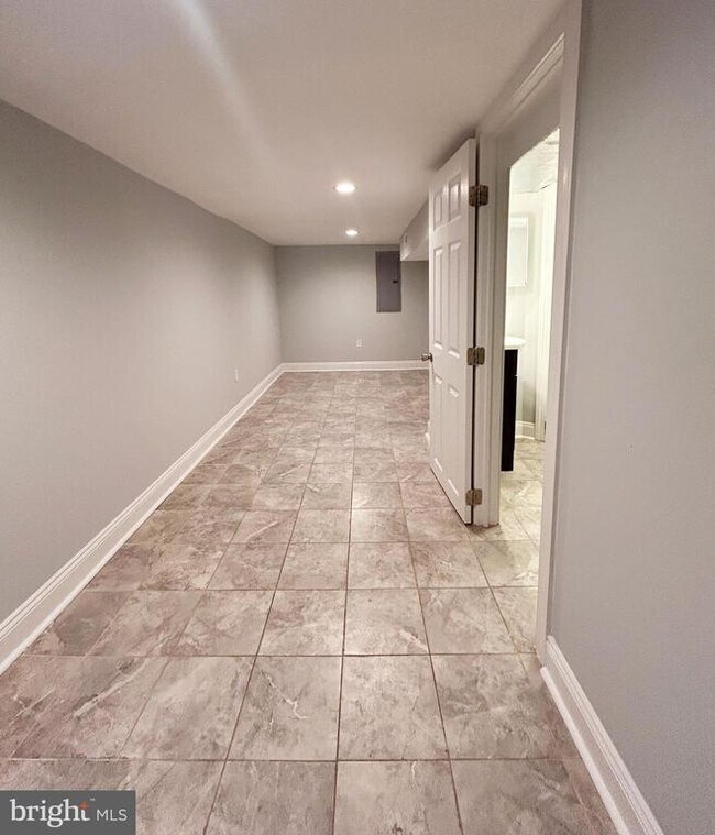 Building Photo - 6223 Hazel Ave