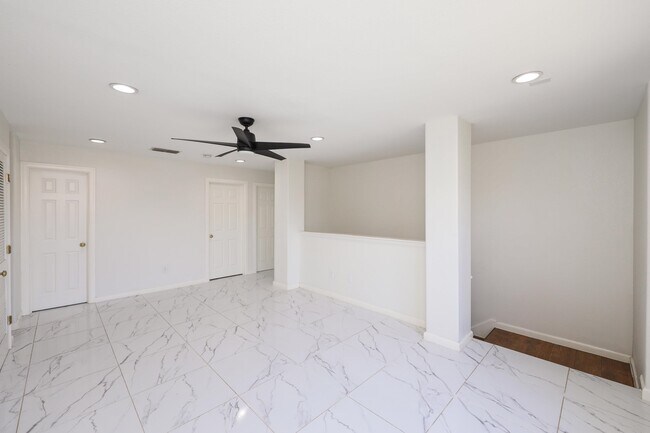 Building Photo - 12102 Ent Loop