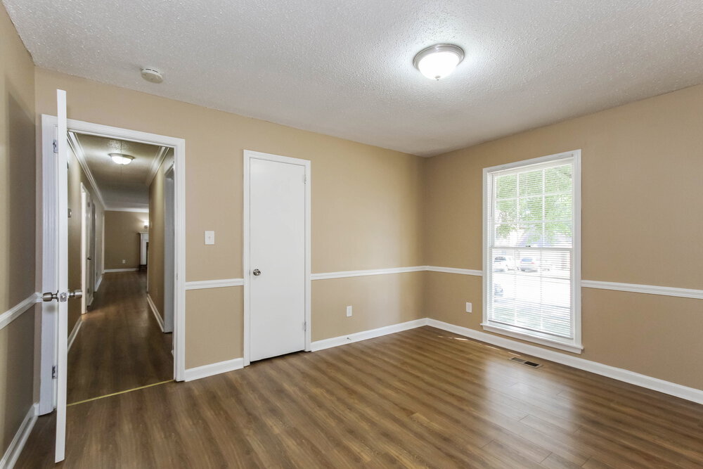 Building Photo - 1233 Willow Creek Pl