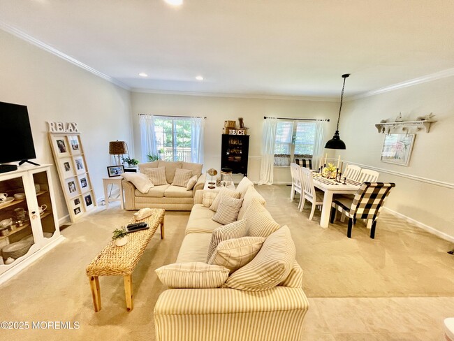 Building Photo - 8 Bay Breeze Ct