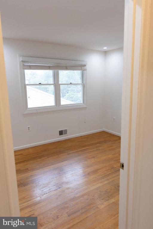 Building Photo - 1212 Forestwood Dr