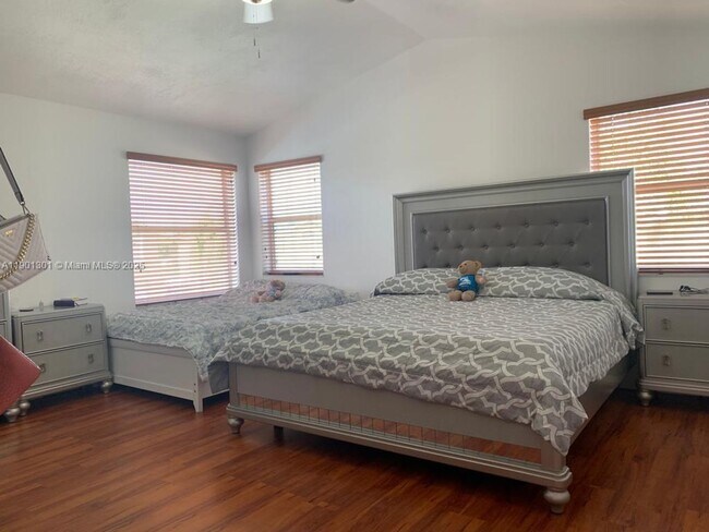 Building Photo - 14804 SW 155th Pl