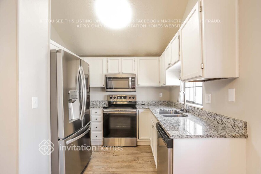 Building Photo - 2977 S Revere St