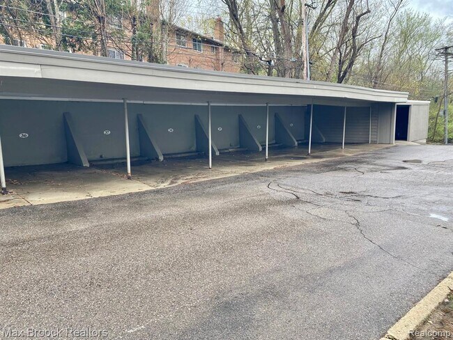 Building Photo - 1115 N Old Woodward Ave