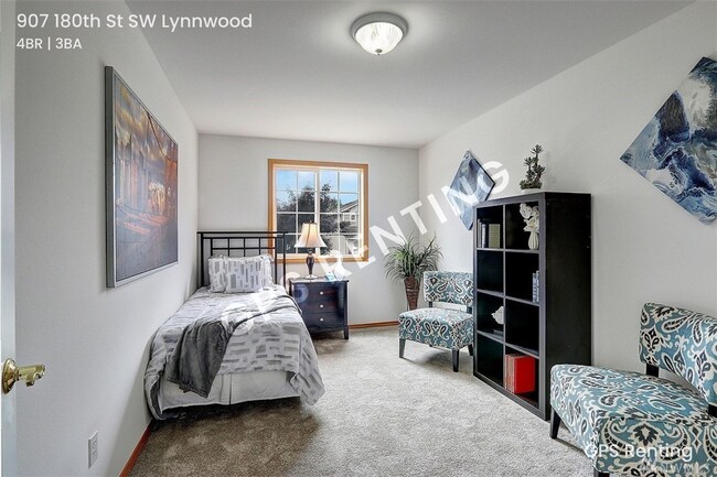 Building Photo - 907 180th St SW