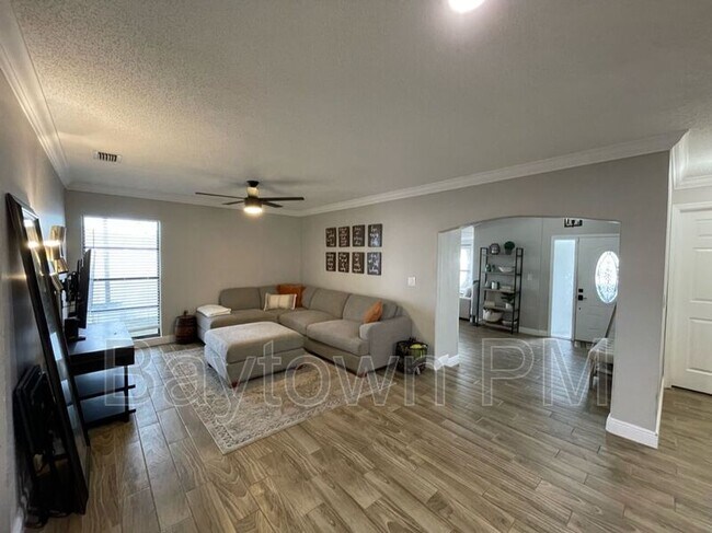 Building Photo - 5108 Ravensdale Way
