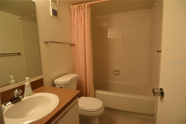 Building Photo - 120 Hibiscus Woods Ct