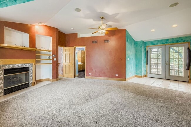 Building Photo - 5904 Elm St
