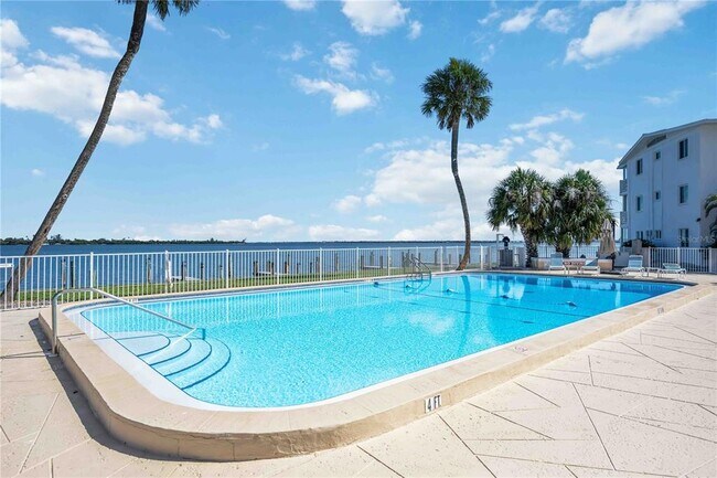 Building Photo - 765 John Ringling Blvd