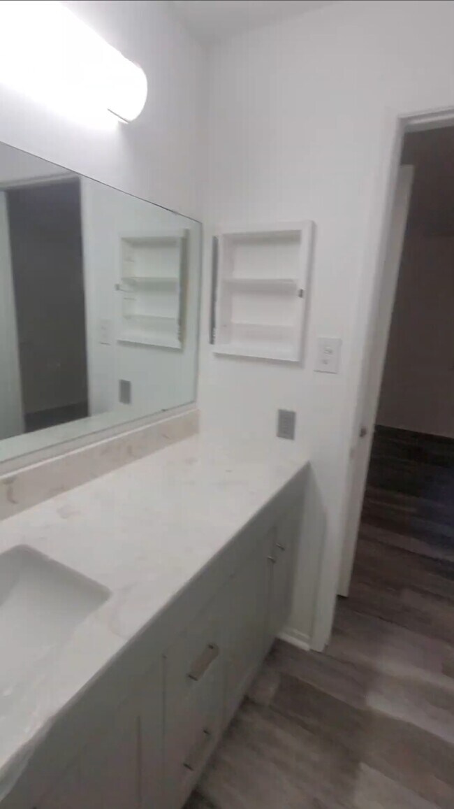 Building Photo - 1303 Morris Ct