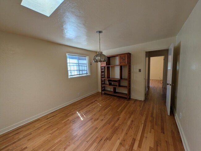 Building Photo - 8215 San Juan Rd NE