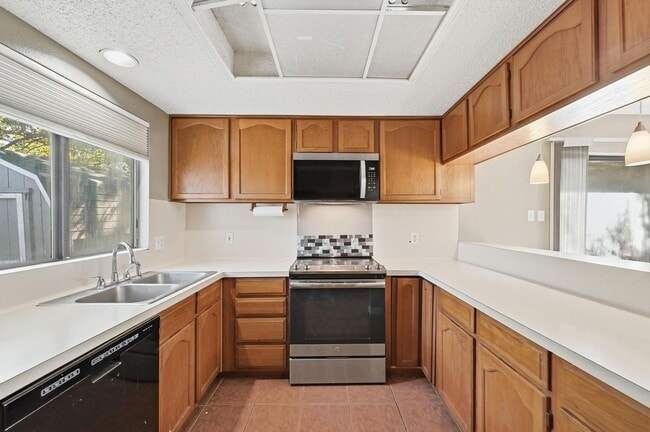 Building Photo - Upgraded Duplex in Arlington!