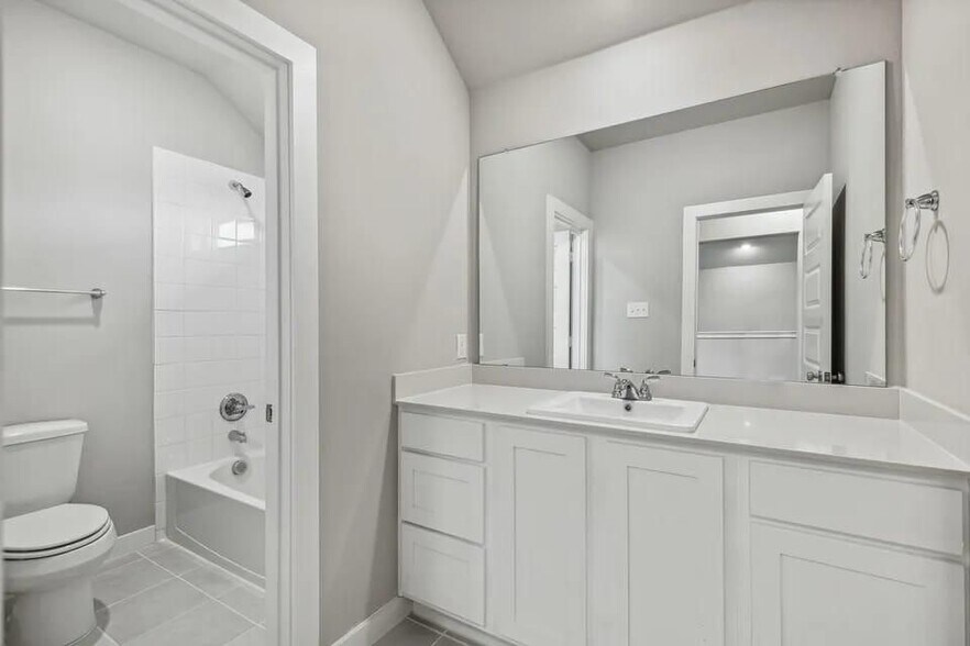 Building Photo - 5211 Gentle Rain Dr