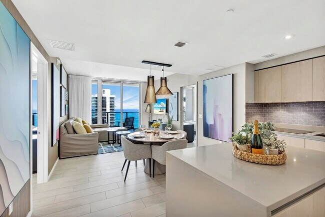 Building Photo - 4010 S Ocean Dr