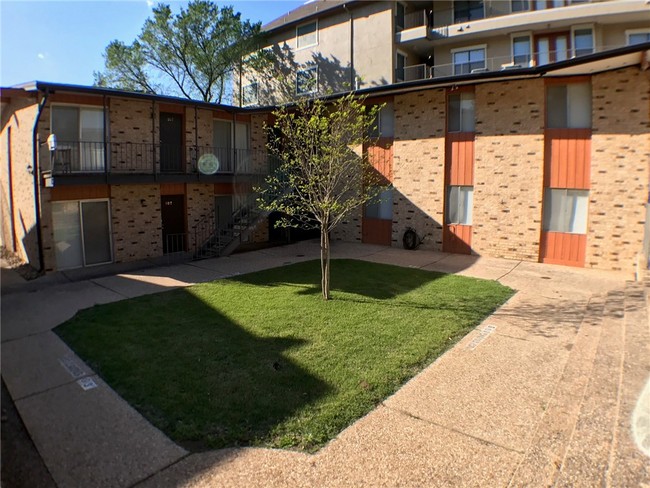 Building Photo - 2610 Salado St