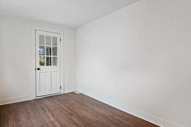 Building Photo - Coming Soon - Charming 3 Bedroom, 1.5 Bath...