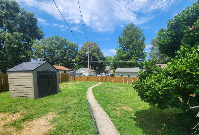 Building Photo - 312 E Adams St