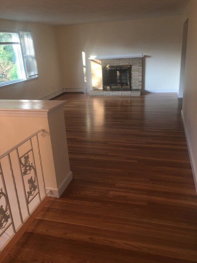 Living Room - 71 Morningside Dr